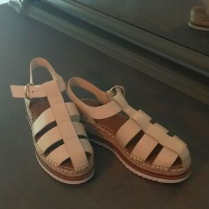 NWOB fisherman sandals